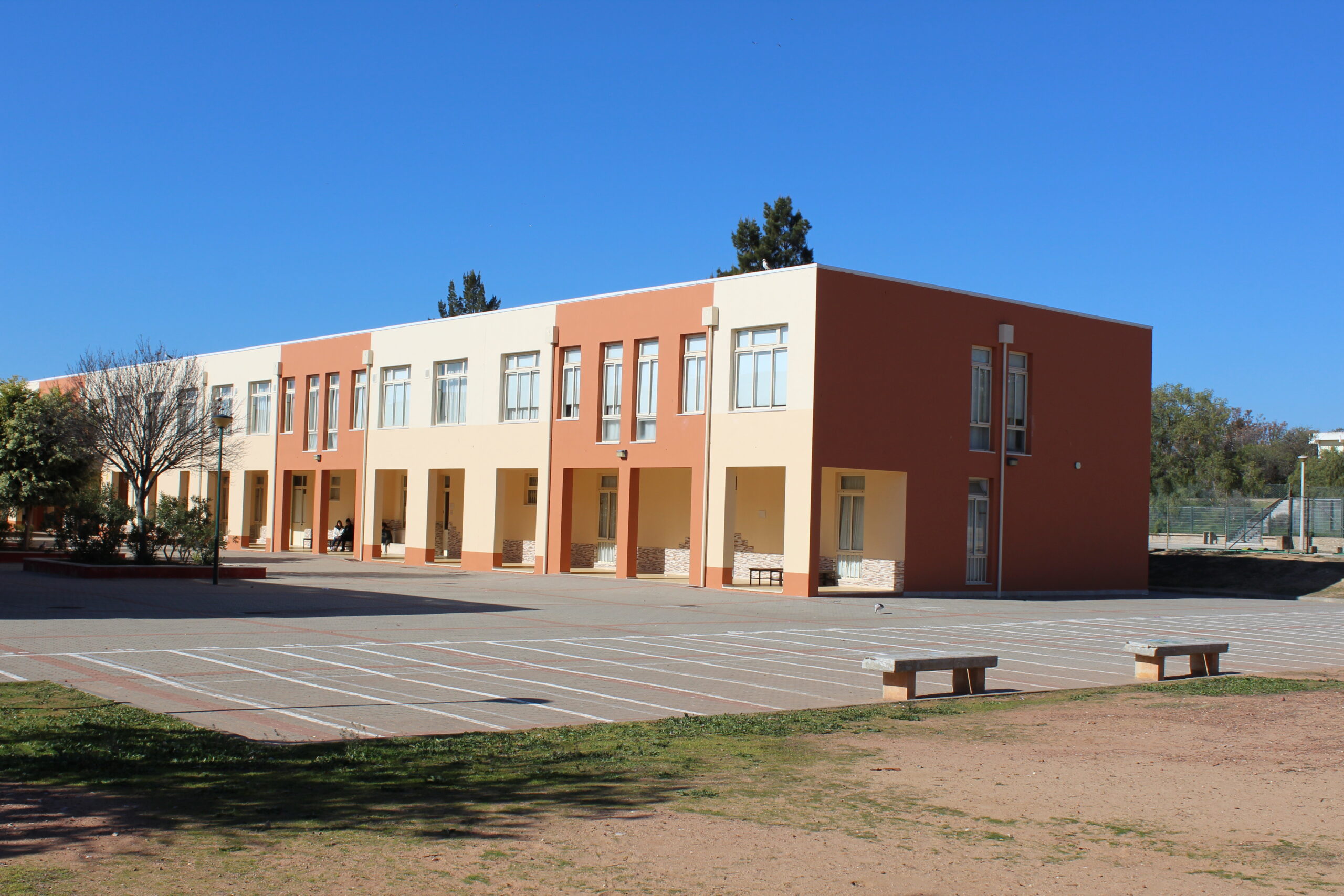 Sul Informação - Município de Tavira reforça apoio à educação com oferta de livros de fichas e atividades