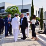 Sul Informação - Marinha assenta âncoras numa rotunda de Faro
