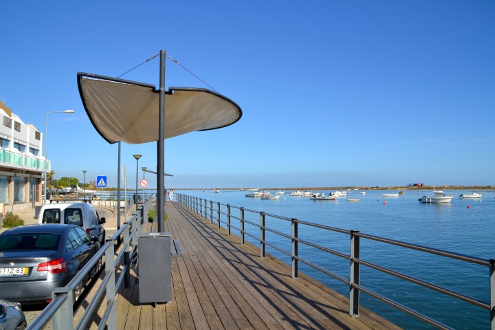 Sul Informação - Embarcação arde em Cabanas de Tavira