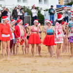 Sul Informação - Fotogaleria: Armação de Pêra mergulhou pela solidariedade no Dia de Natal