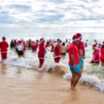 Sul Informação - Fotogaleria: Armação de Pêra mergulhou pela solidariedade no Dia de Natal