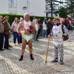 Sul Informação - Fotogaleria: Carnaval Trapalhão teve “casa” cheia com Xico Barata em Armação de Pêra