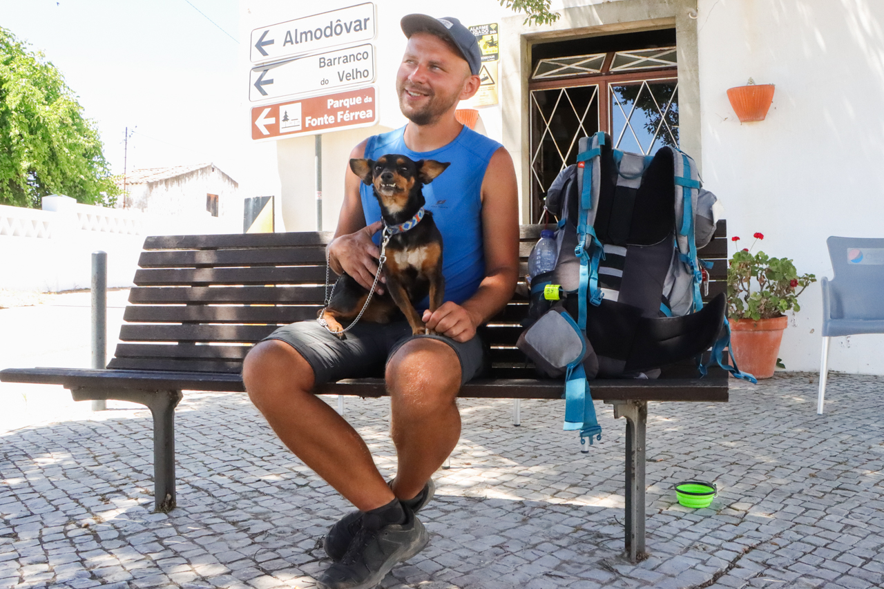 Sul Informação - Depois de 738 quilómetros a pé pela EN2, as aventuras de Darek e Pindol continuam em breve