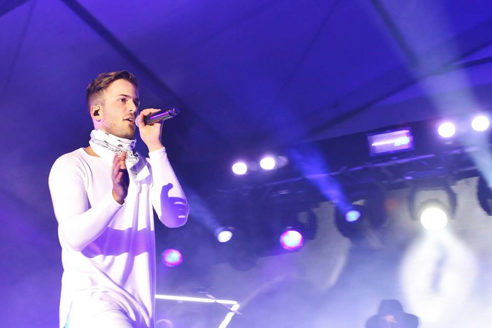 Sul Informação - FOTOGALERIA: David Carreira garantiu enchente final na Feira dos Enchidos