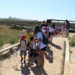 Sul Informação - Dia de Aulas ao Ar Livre junta crianças e jovens do Agrupamento António Aleixo na Ria de Alvor