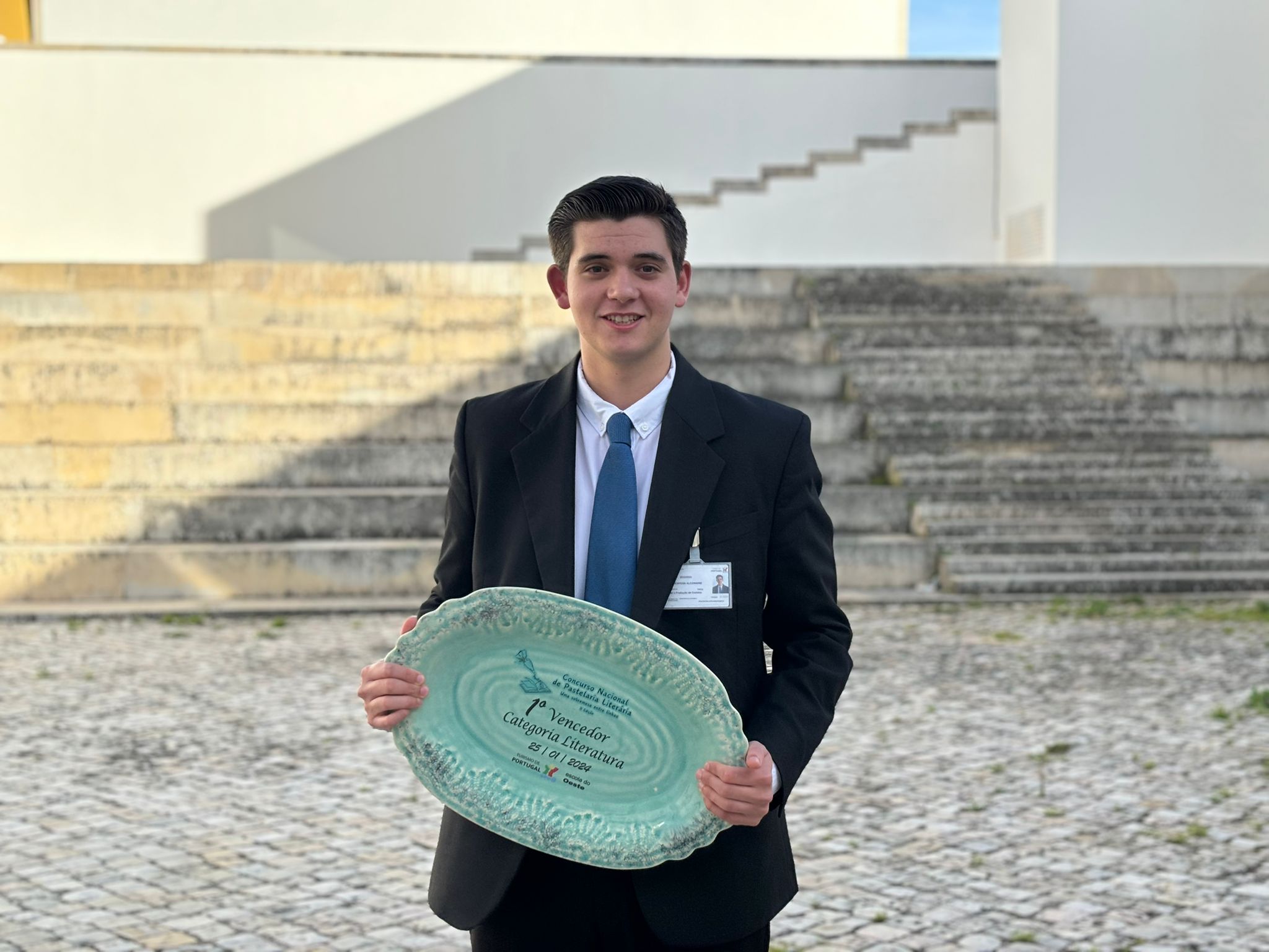 Sul Informação - Sabe o que é pastelaria literária? Aluno da Escola de Hotelaria e Turismo do Algarve ganhou prémio na área