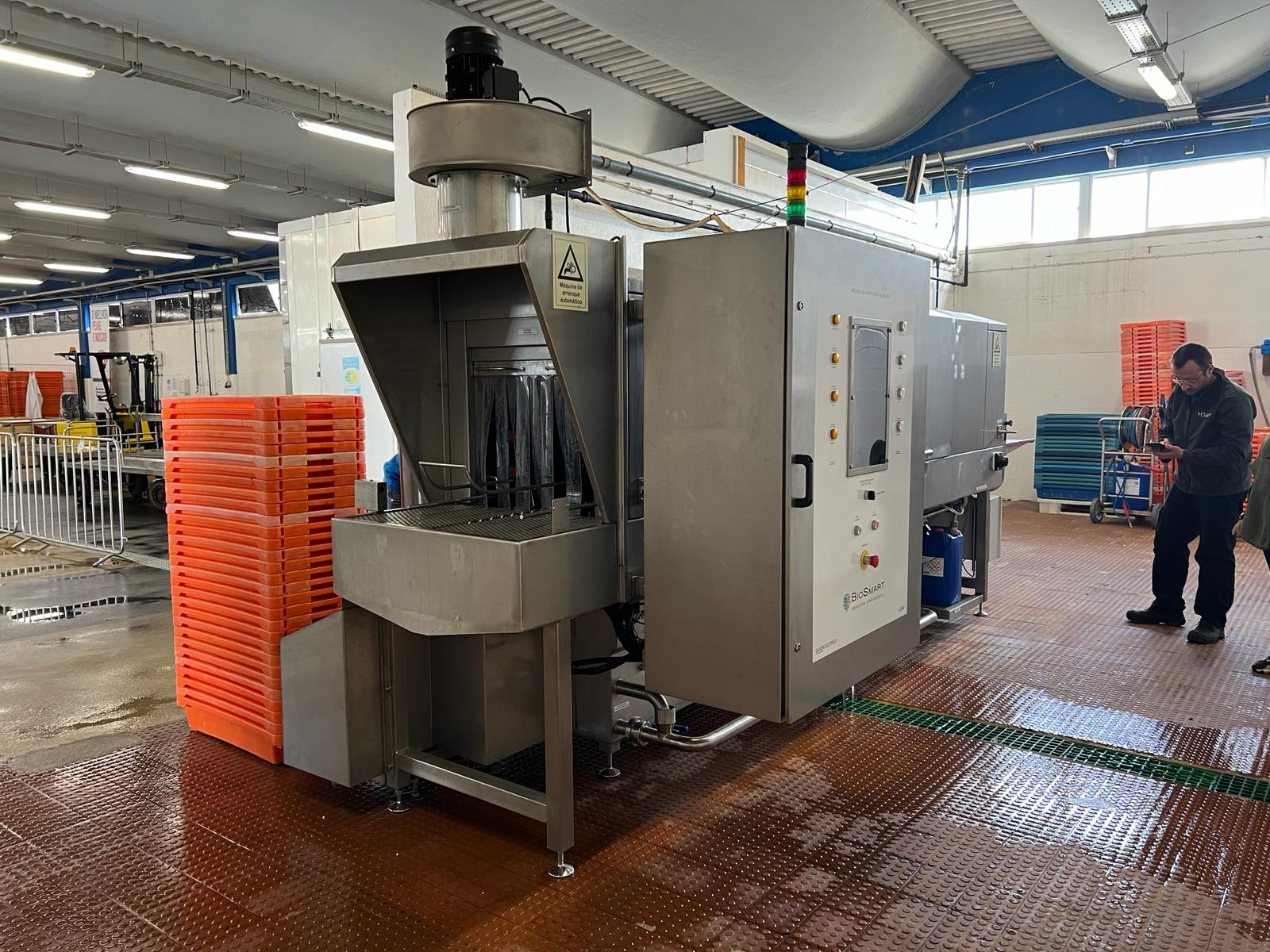 Sul Informação - Docapesca em Lagos tem novo equipamento de lavagem de caixas