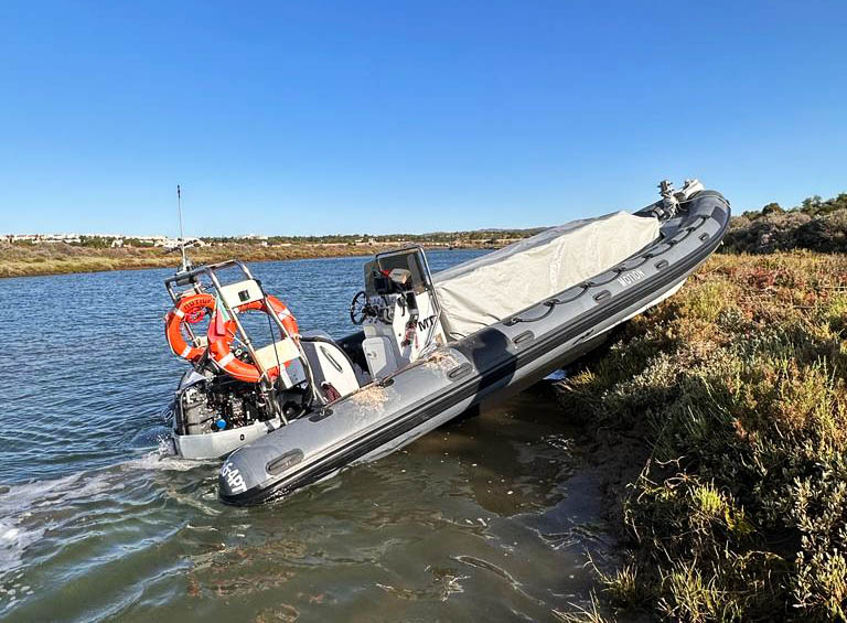 Sul Informação - Dois homens detidos por furto de uma embarcação em Cabanas de Tavira