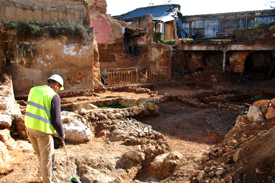 Sul Informação - Acompanhamento arqueológico do Edifício Mabor “descobre” cetárias romanas em Portimão