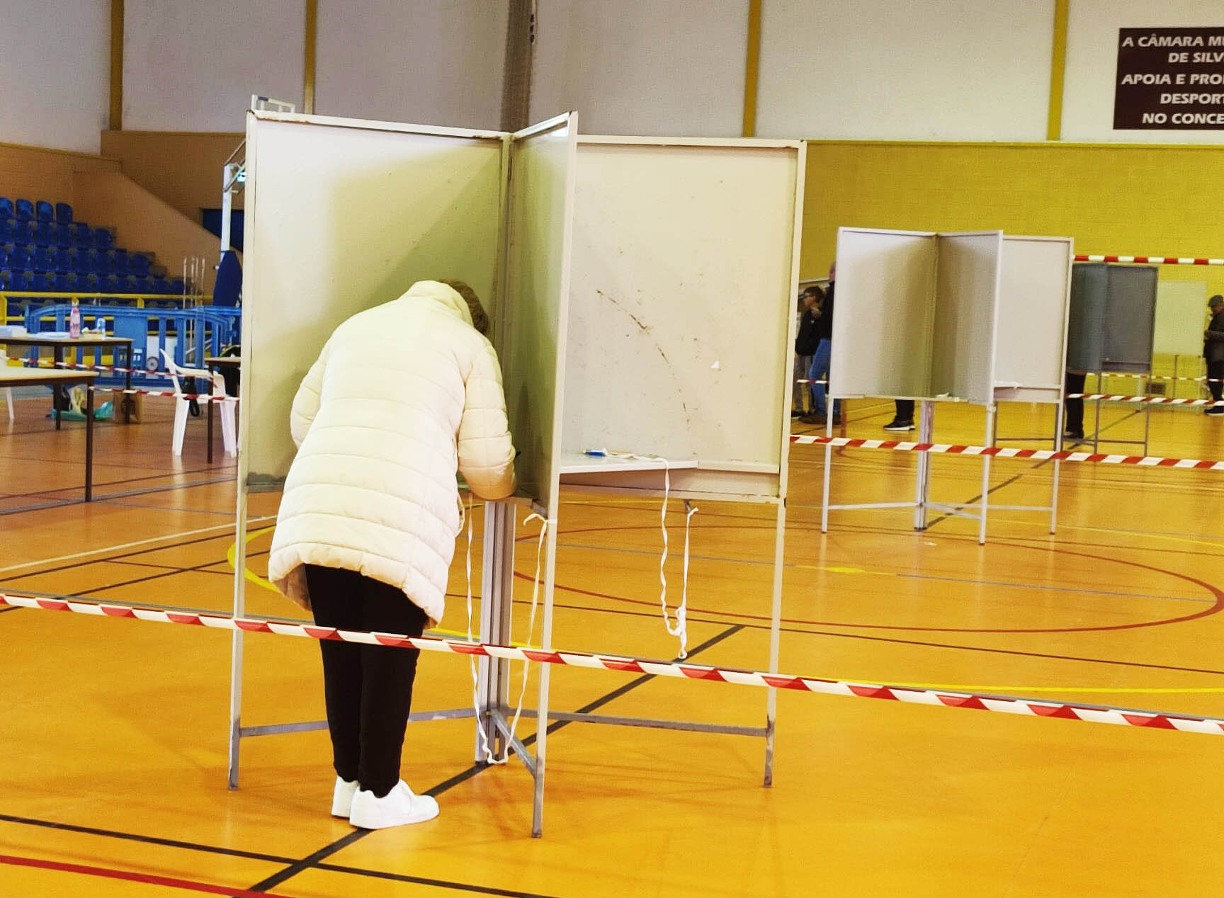 Sul Informação - Mais de metade dos eleitores já votou até às 16h00