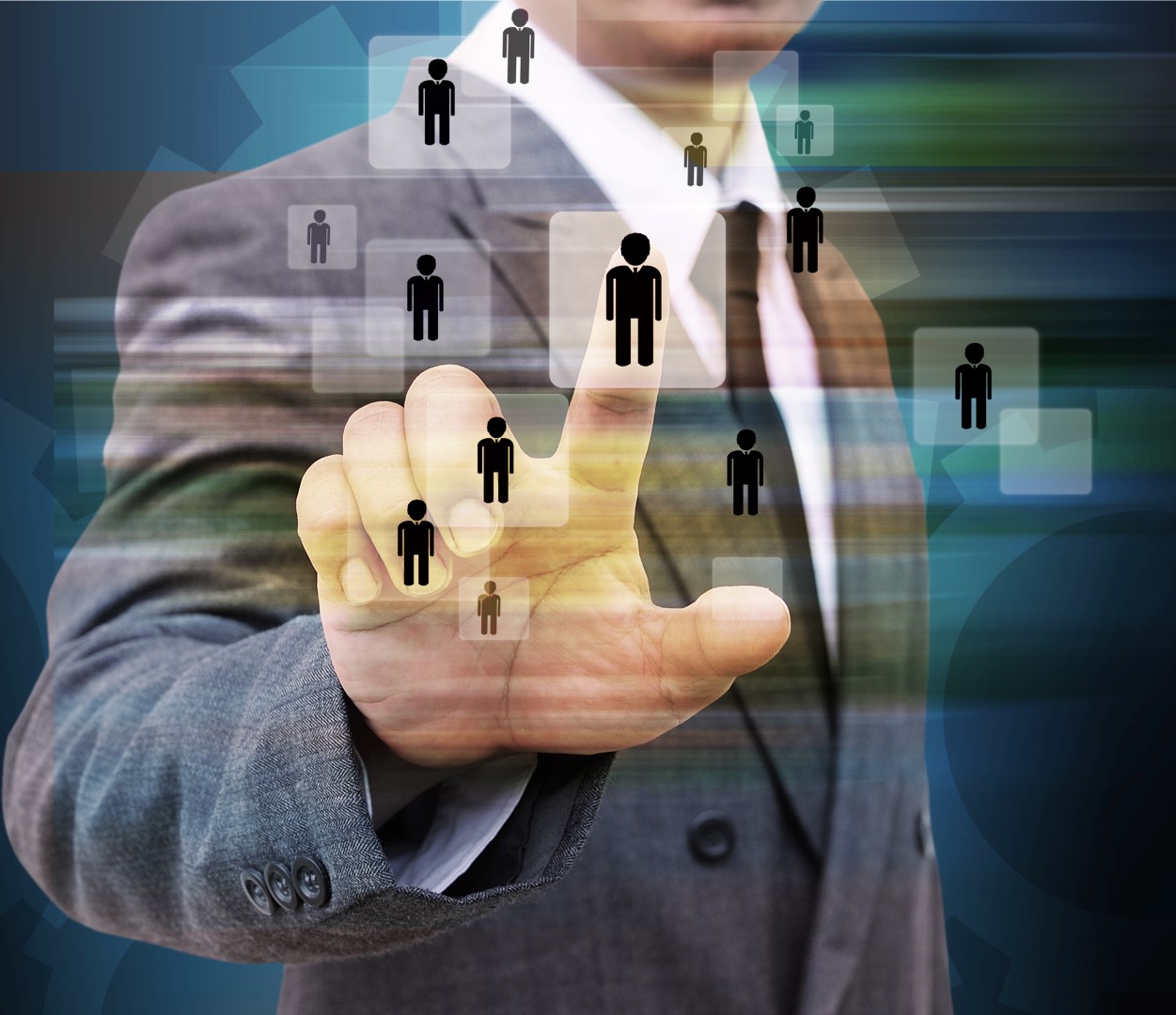 Sul Informação - Open Days, roadshows, feiras e até autocarros servem para procurar trabalhadores no Algarve