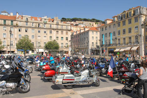 Sul Informação - 350 motociclistas em modelos “Goldwing” da Honda visitam Portimão este sábado