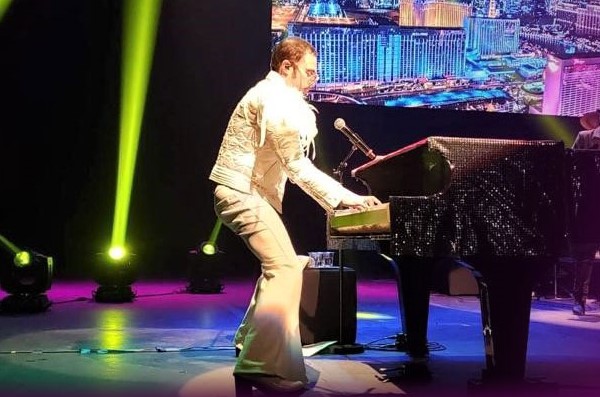 Sul Informação - Concerto no Palácio de Congressos do Algarve presta tributo a Elton John