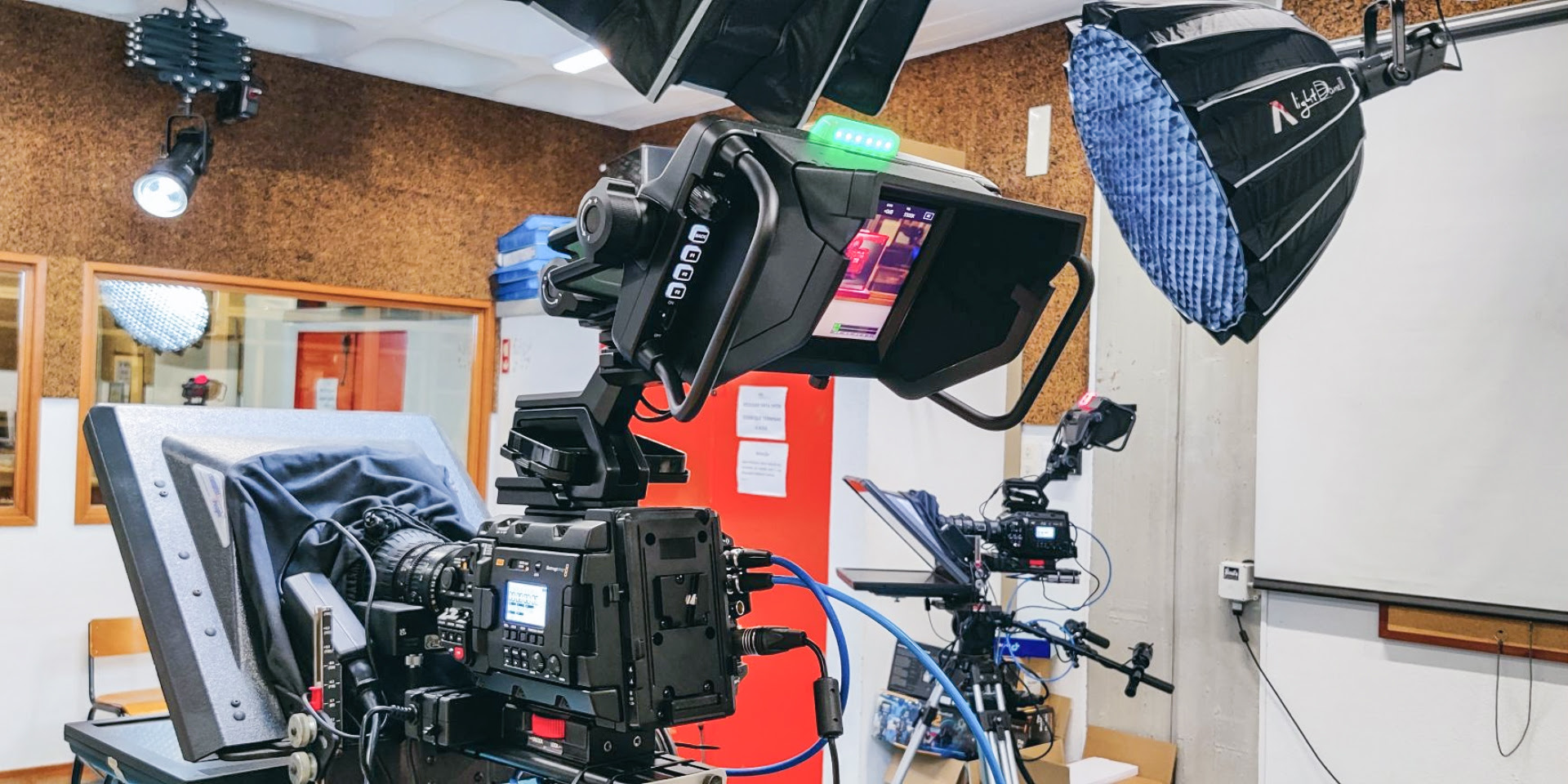 Sul Informação - Alunos da ESEC/UAlg ganham estúdio e régie com tecnologias Ultra HD 4K