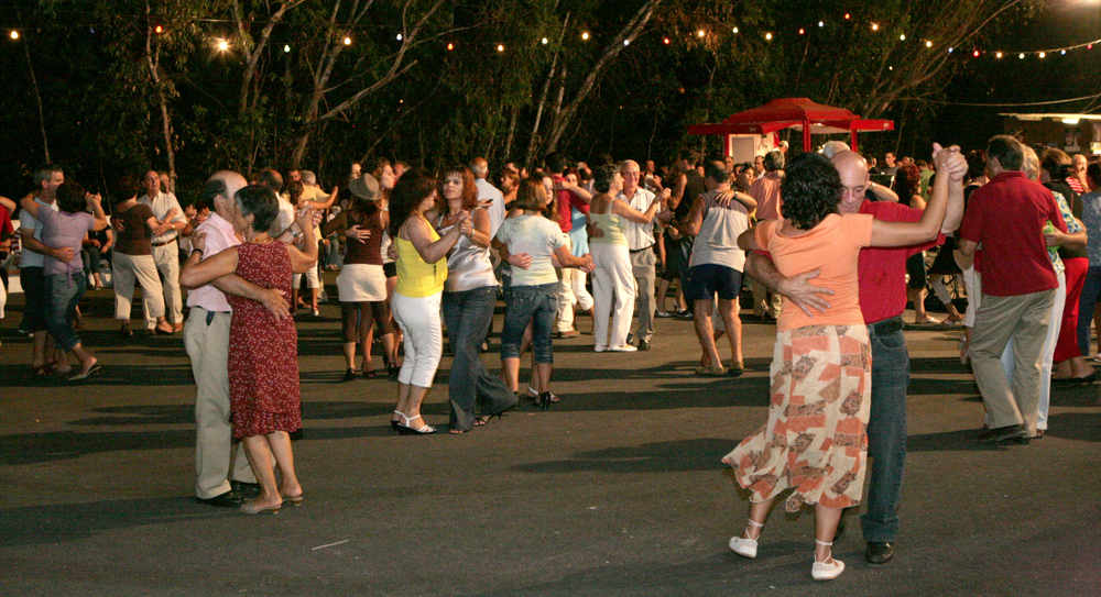 Sul Informação - Igreja da Penina faz festa em honra de Santo André com música e comes e bebes