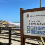 Sul Informação - Temporal marítimo levou o areal e destruiu parte do passadiço da praia do Forte Novo de Quarteira