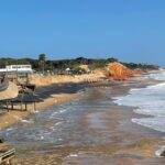 Sul Informação - Temporal marítimo levou o areal e destruiu parte do passadiço da praia do Forte Novo de Quarteira