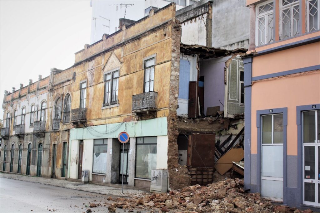 fachada-de-predio-caiu-olhao_1