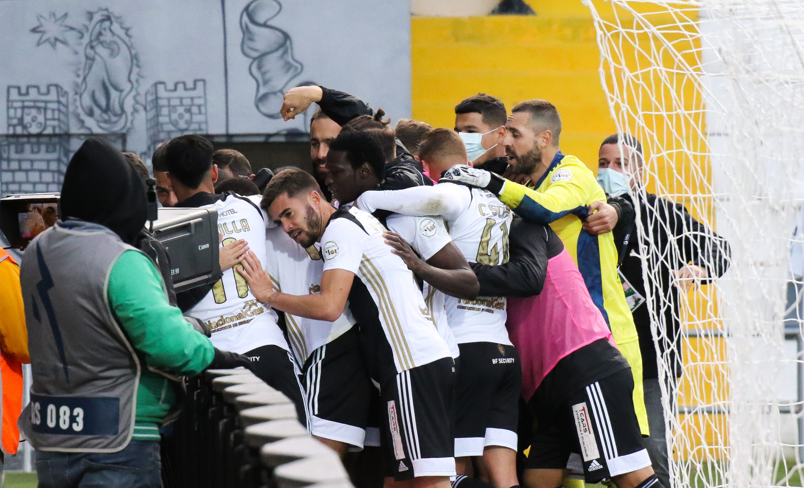Sul Informação - Farense garante vitória preciosa em jogo com muitos golos [Fotogaleria]