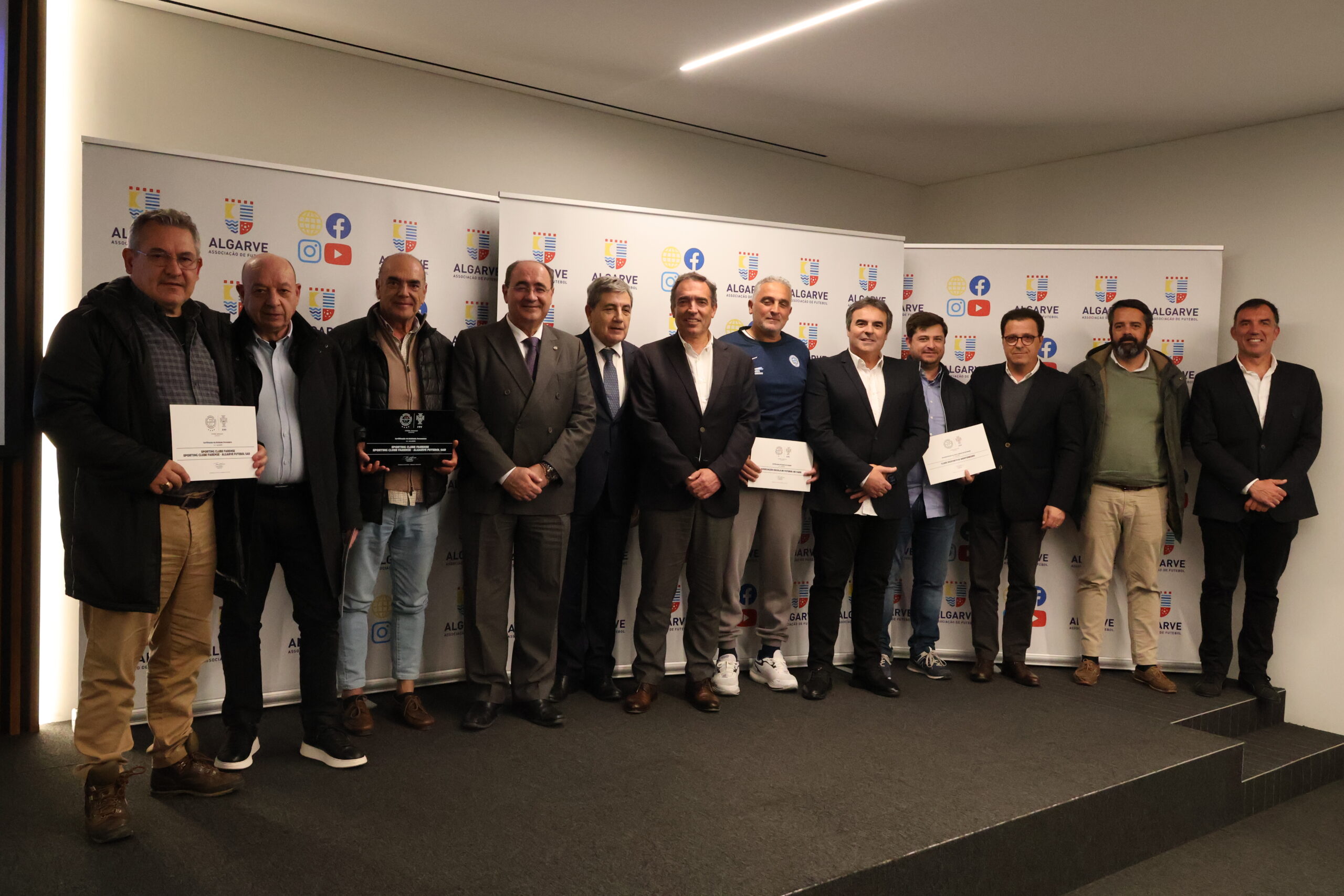 Sul Informação - AF Algarve e FPF distinguem 34 clubes algarvios em cerimónia de certificação
