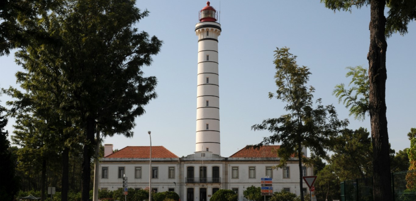 Sul Informação - Família desalojada por incêndio acolhida no farol de VRSA