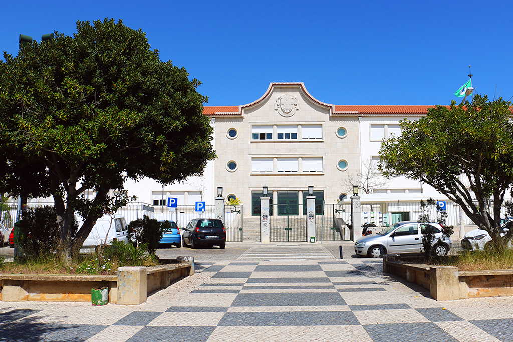 Sul Informação - Transportes escolares passam a ser gratuitos para todos os alunos de Faro