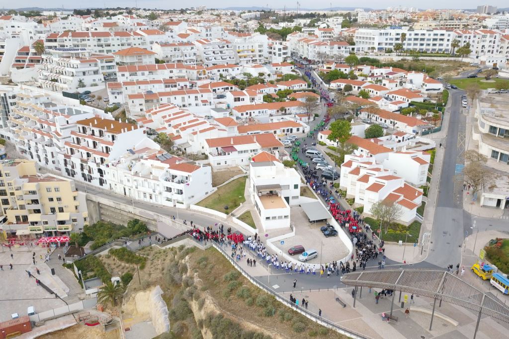 Sul Informação - Já arrancou a Festa do Basquetebol Juvenil de Albufeira
