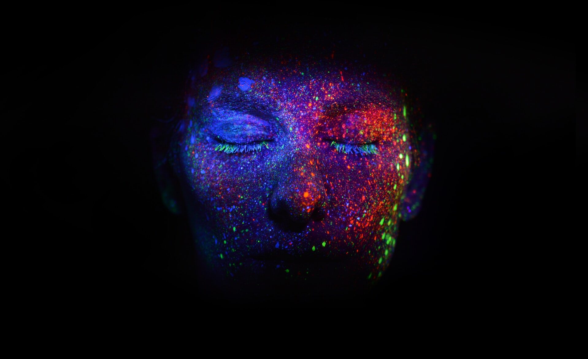 Sul Informação - Festa «Glow» vai pôr Vila Real de Santo António a brilhar
