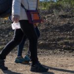 Sul Informação - Amendoeiras em flor enchem Alta Mora de gente com muita vontade de caminhar