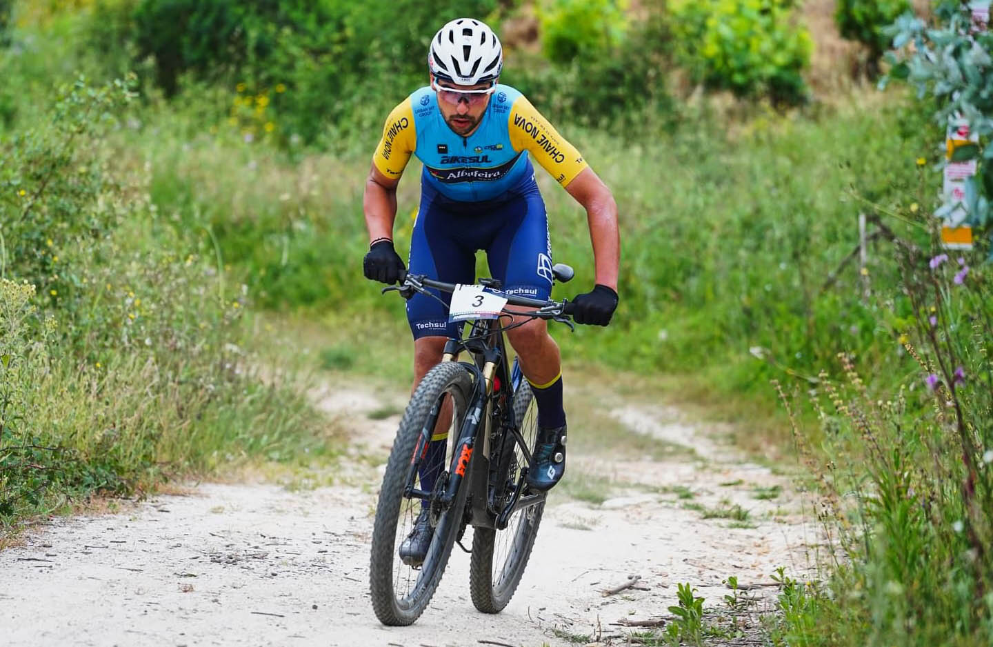 Sul Informação - Algarvios no pódio da prova de Torres Vedras da Taça de Portugal de Maratona BTT (XCM)