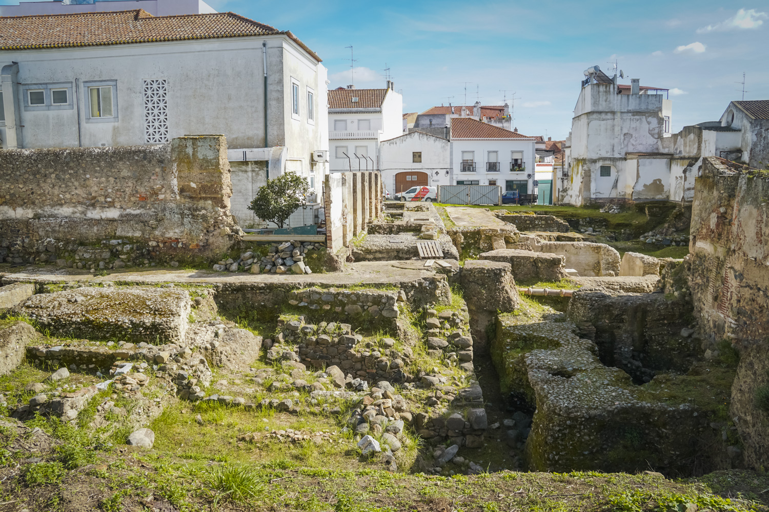 Sul Informação - “Abandonado” há anos, Fórum Romano de Beja caminha para a sua requalificação