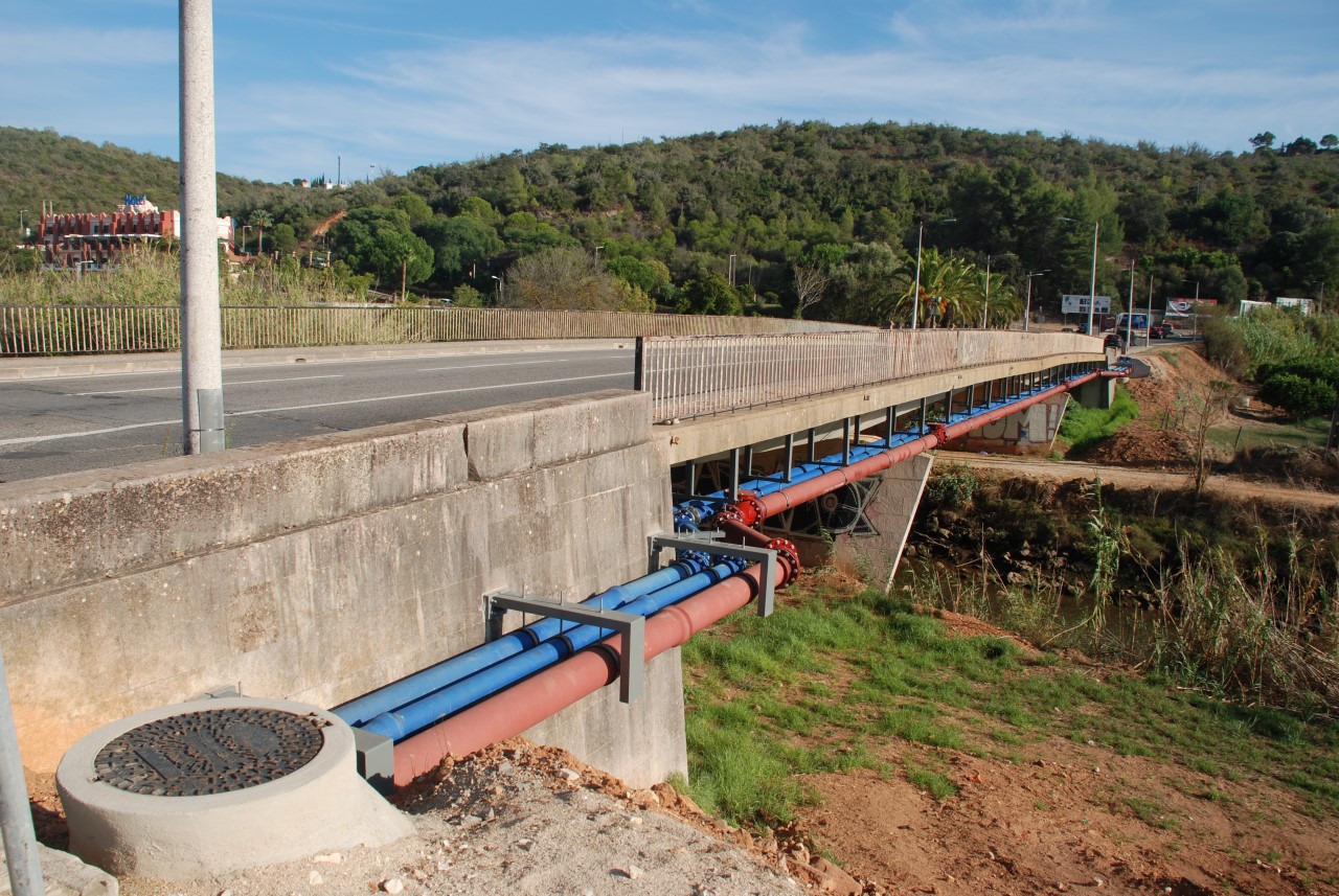 Sul Informação - Silves conclui instalação de novas condutas de água e esgotos sob a Ponte Nova