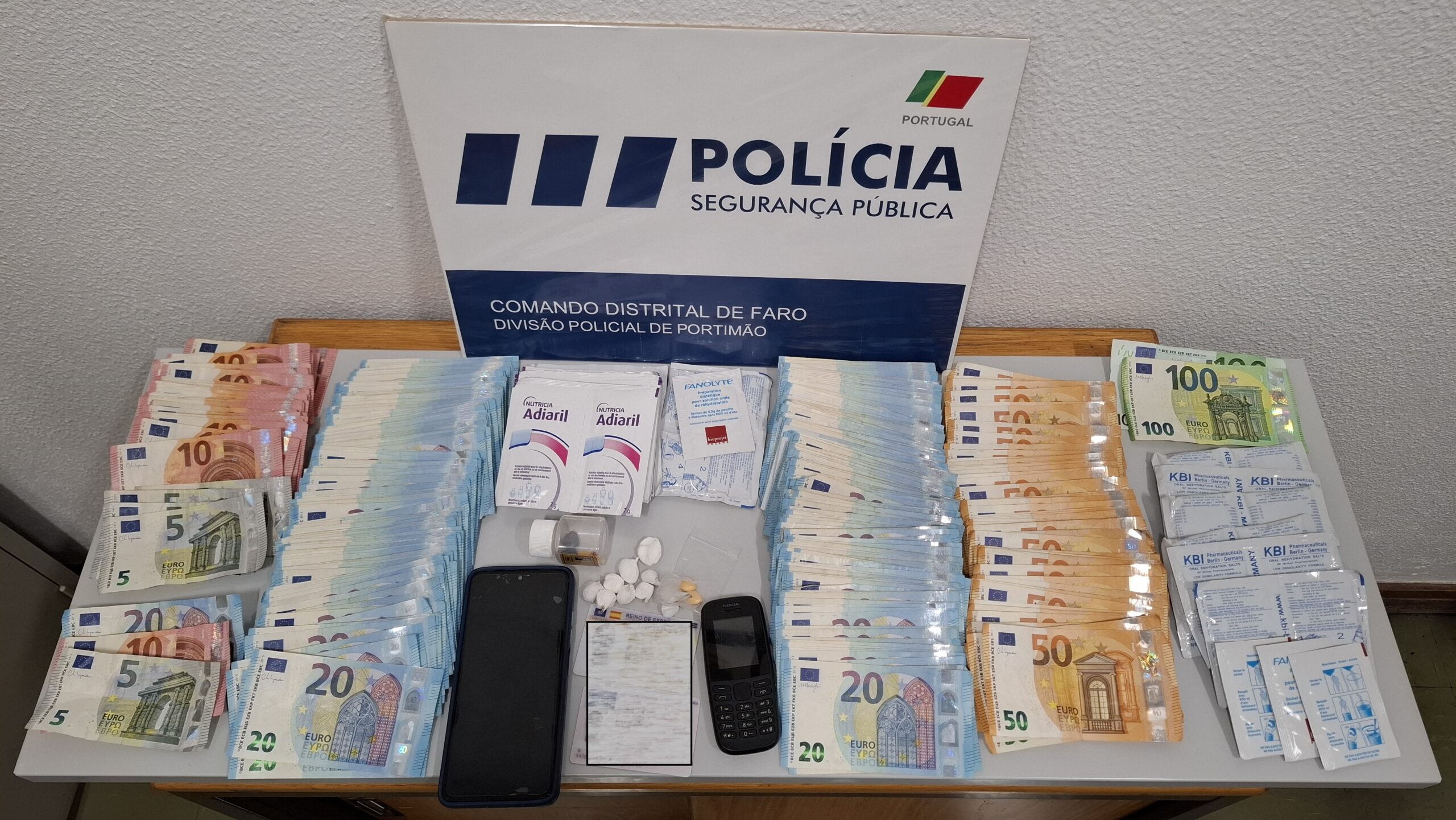 Sul Informação - Homem detido em Portimão por tráfico de droga e falsificação de documentos