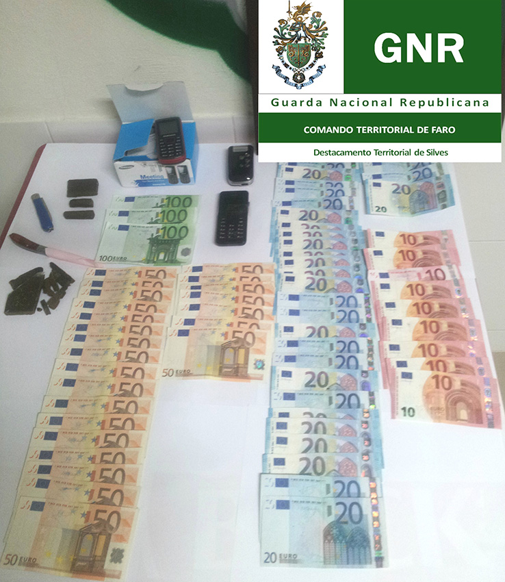Sul Informação - Carvoeiro: GNR detém sexagenário por tráfico de droga