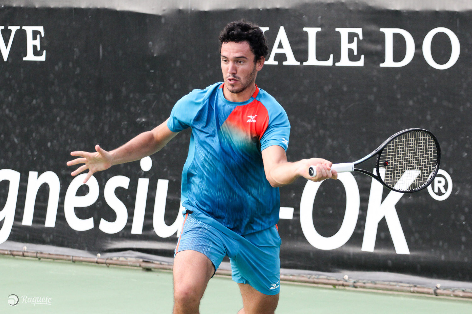 Sul Informação - Ténis: Gonçalo Oliveira vence duelo português e segue para os quartos de final em Vale do Lobo
