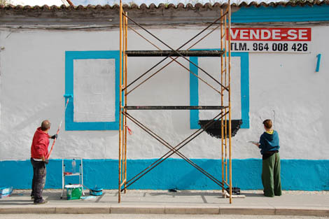Sul Informação - Mural em graffiti dá nova vida a casa abandonada no centro de Portimão (com fotos)