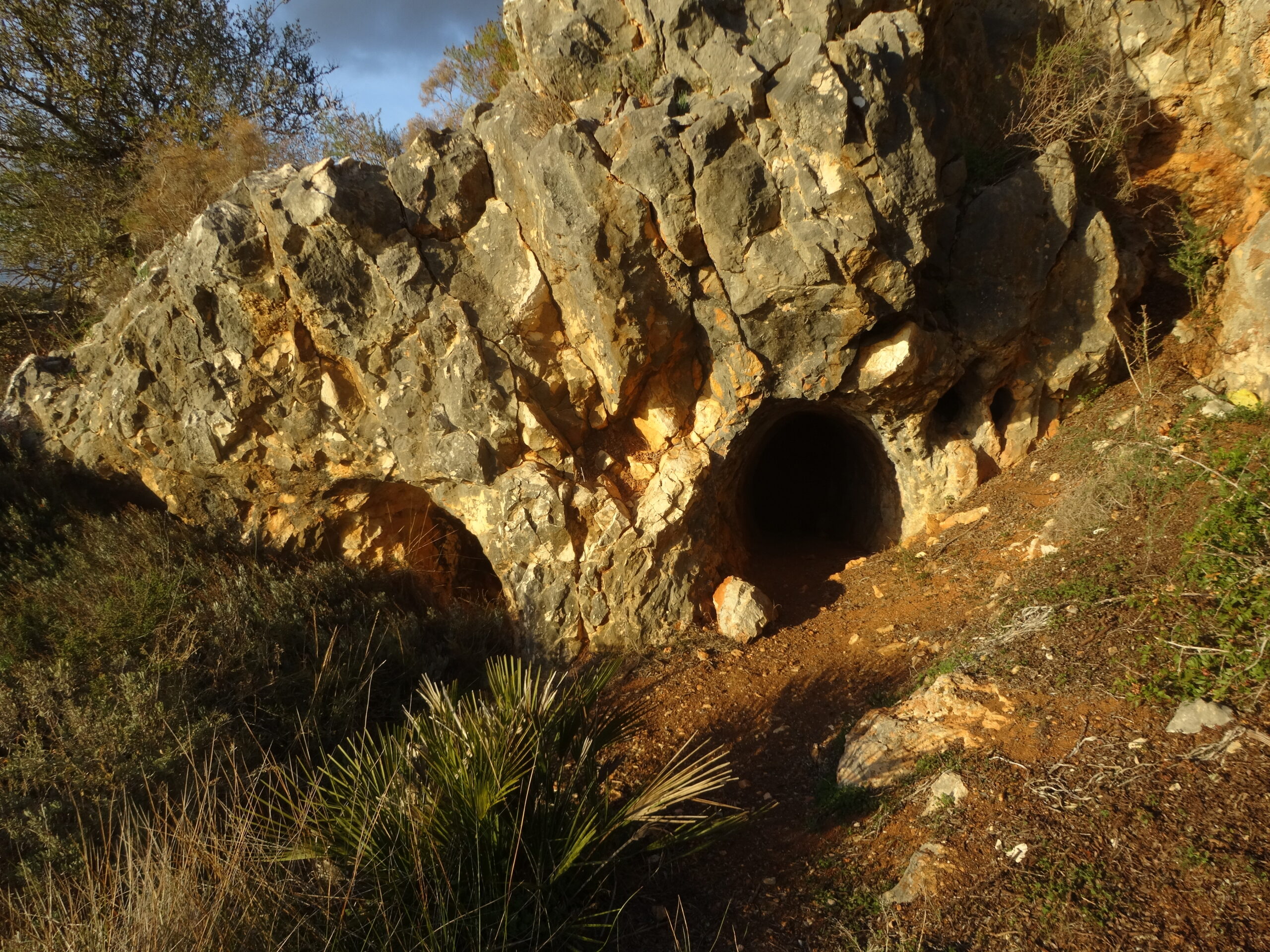 Sul Informação - Classificação das Grutas de Ibn Ammar e do Algarão do Remexido em consulta pública