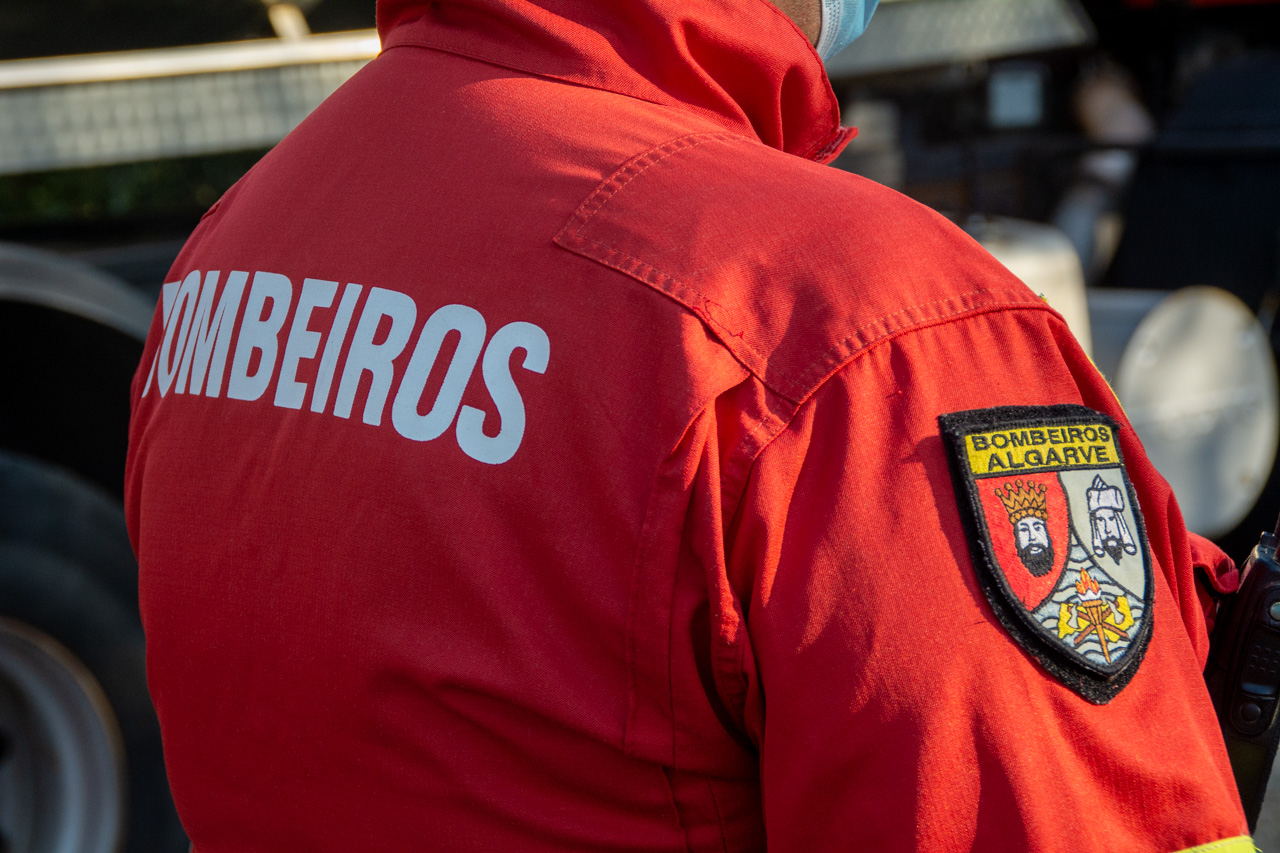 Sul Informação - Bombeiros algarvios ajudam a combater incêndio em Espanha