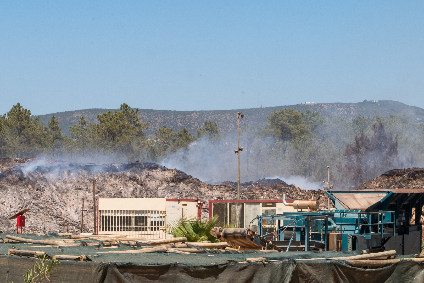Sul Informação - Saúde pede «extinção imediata» de incêndio em lixeira devido a substâncias cancerígenas