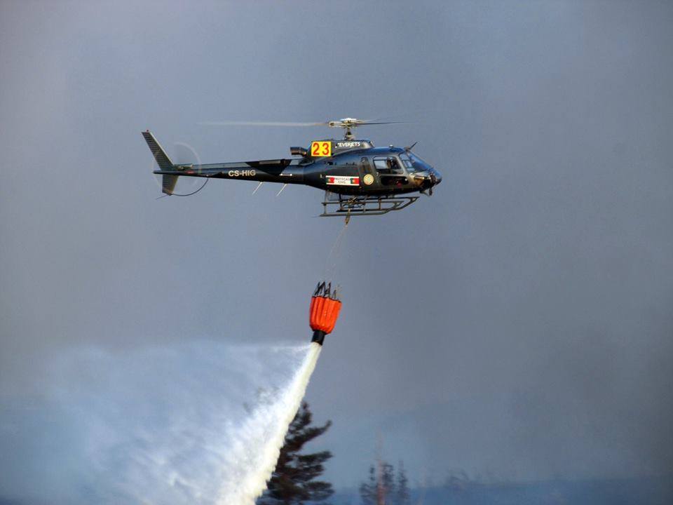 Sul Informação - Incêndio da Mexilhoeira Grande continua sem dar tréguas com as duas frentes ativas