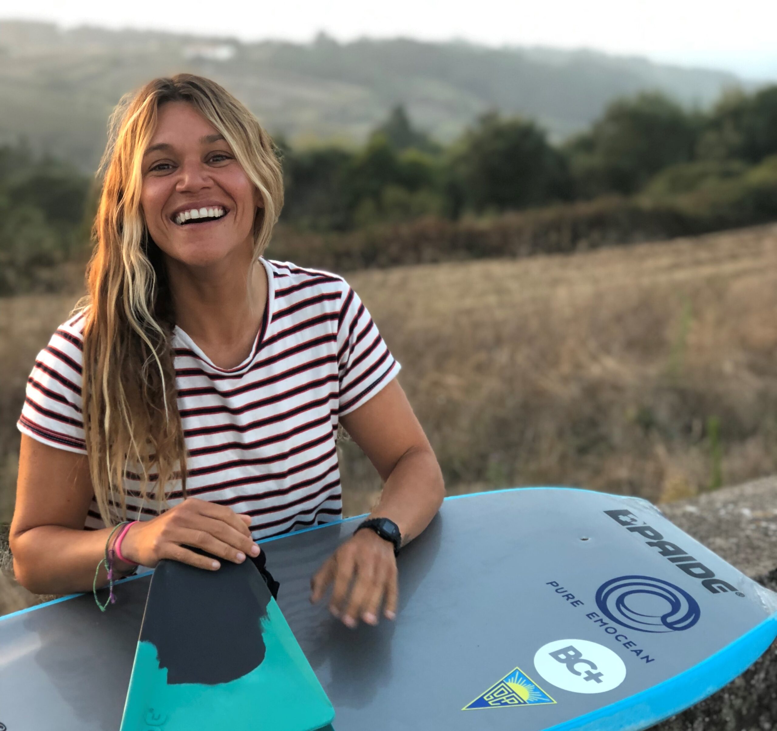 Sul Informação - Tetracampeã do mundo de bodyboard visita escolas no concelho de Loulé