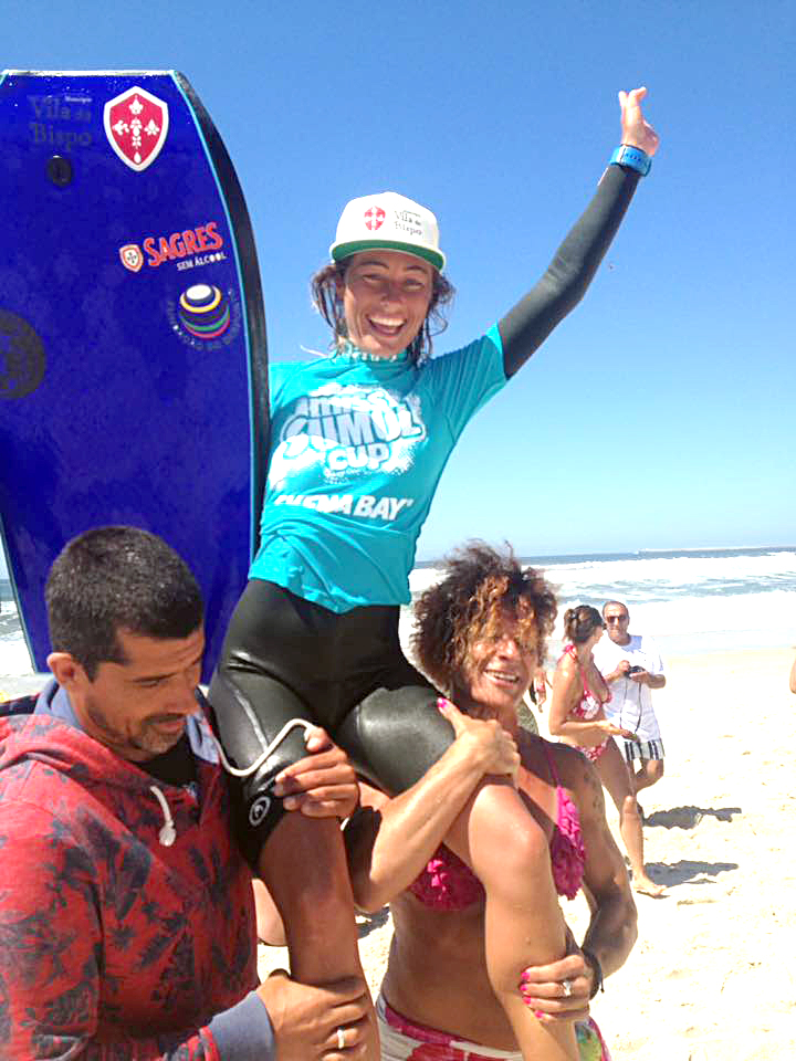 Sul Informação - Algarvia Joana Schenker consegue resultado histórico na praia da Costa Nova