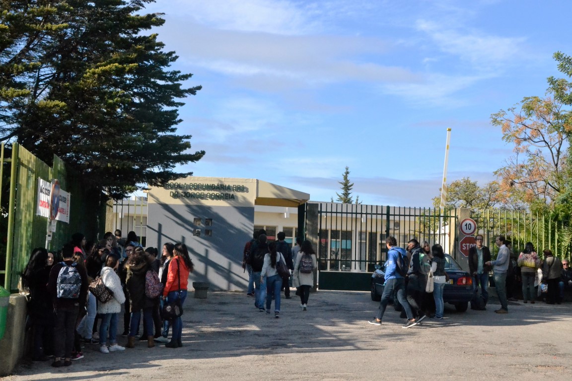 Sul Informação - Funcionários das escolas de Tavira prometem «levar greve até Lisboa» se não forem contratados mais profissionais