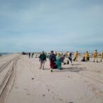Sul Informação - 90 toneladas de óleo de palma retiradas de 20 km de areal na Armona, Culatra e Deserta