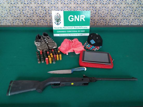 Sul Informação - GNR de Loulé apreende arma e munições a dois jovens de 16 e 18 anos