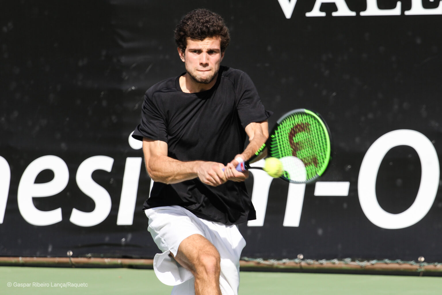 Sul Informação - Cabeças de série Luís Faria e Fábio Coelho seguem em frente no Vale do Lobo Internacional Open
