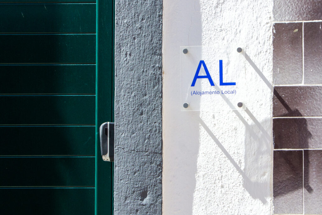 Sul Informação - PR promulga revogação de contribuição extraordinária sobre Alojamento Local