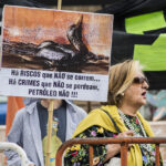 Sul Informação - Manifestantes e até cegonhas anti-petróleo esperaram o ministro do Ambiente e esperaram e esperaram…