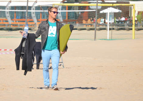 Sul Informação - Surf: Marlon viaja meio mundo por um dia de prova