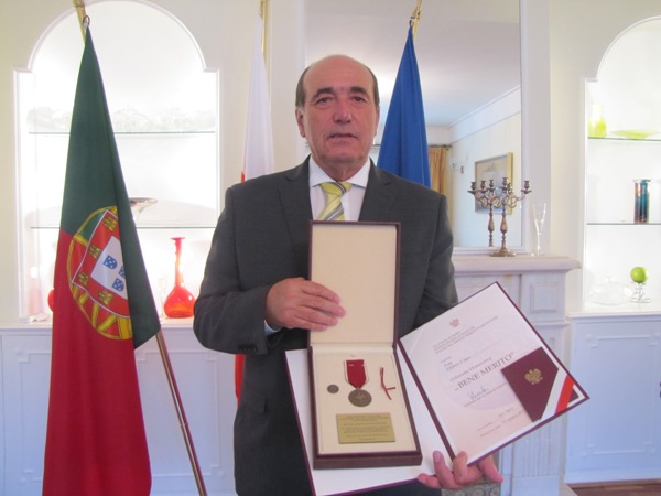 Sul Informação - Governo da Polónia agracia Elidérico Viegas com a medalha «Bene Merito»